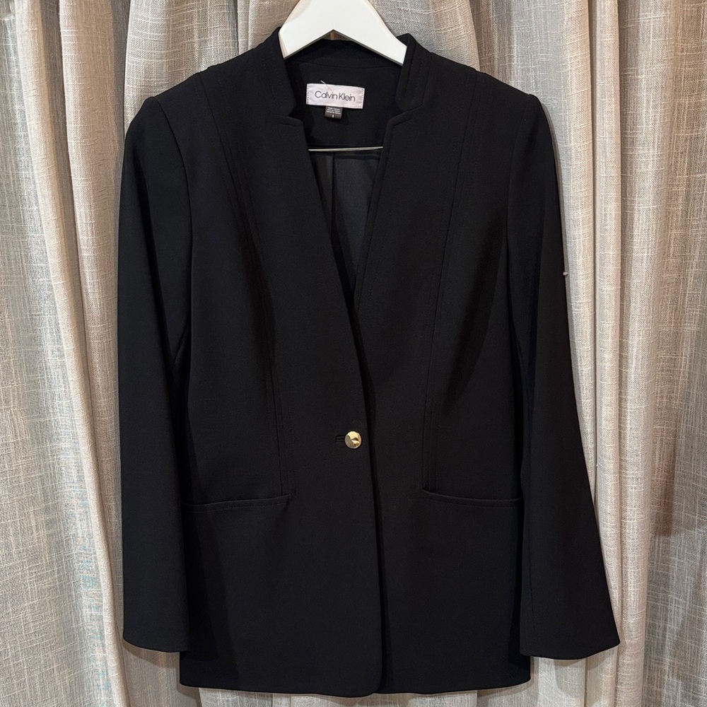 Calvin Klein Women's Elegant Black Suit Jacket